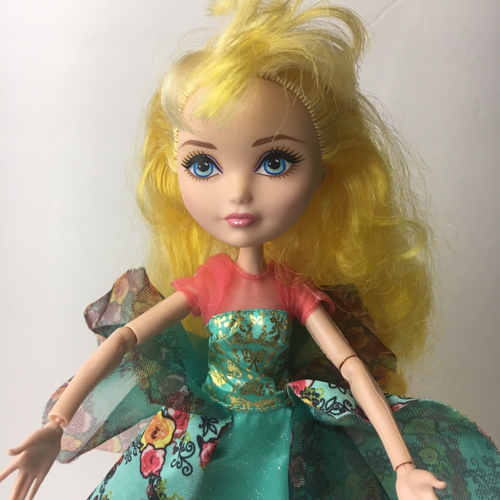 Ever After High “First Chapter Apple White”